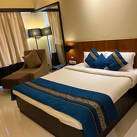 Hotel Landmark Ratnagiri Exterior photo