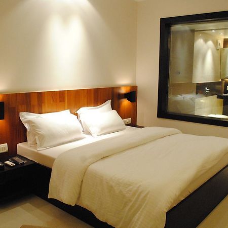 Hotel Landmark Ratnagiri Exterior photo