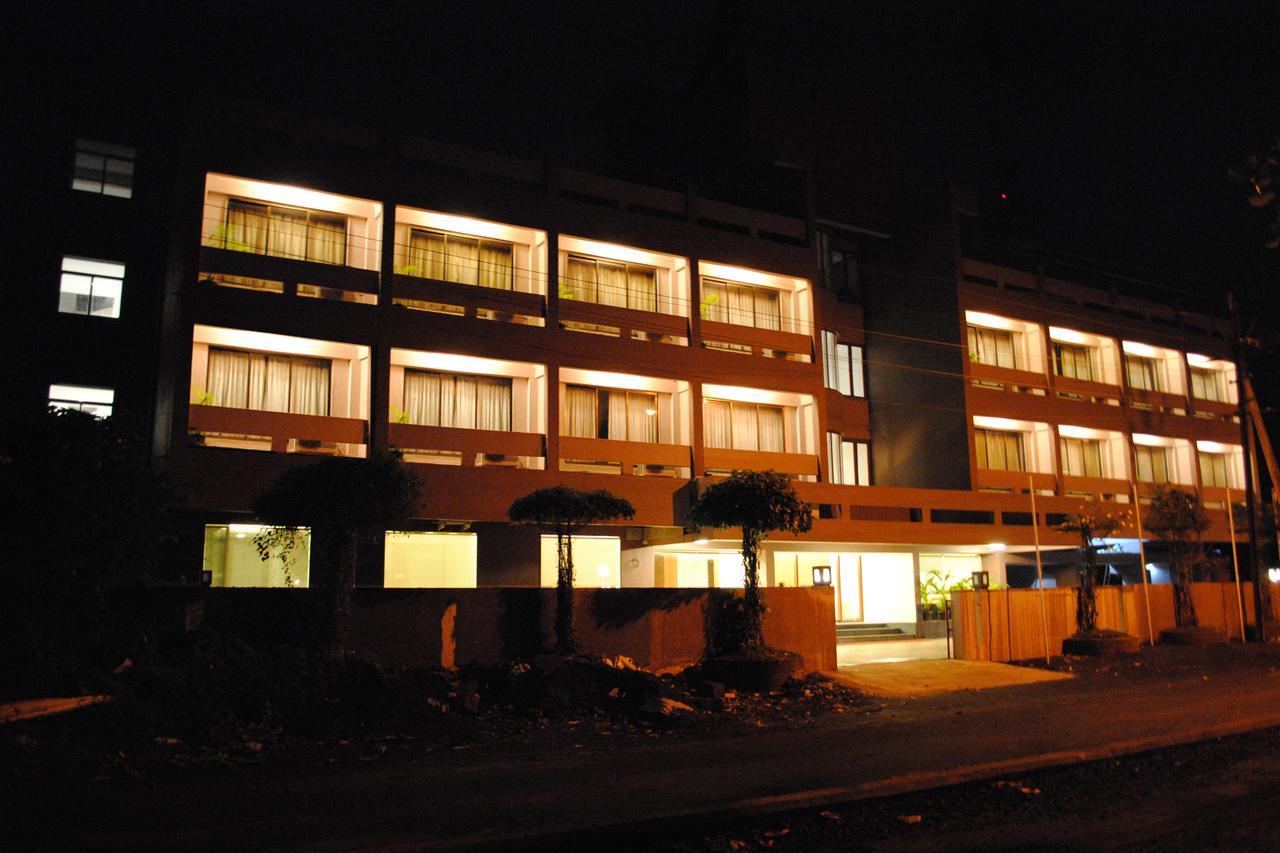 Hotel Landmark Ratnagiri Exterior photo