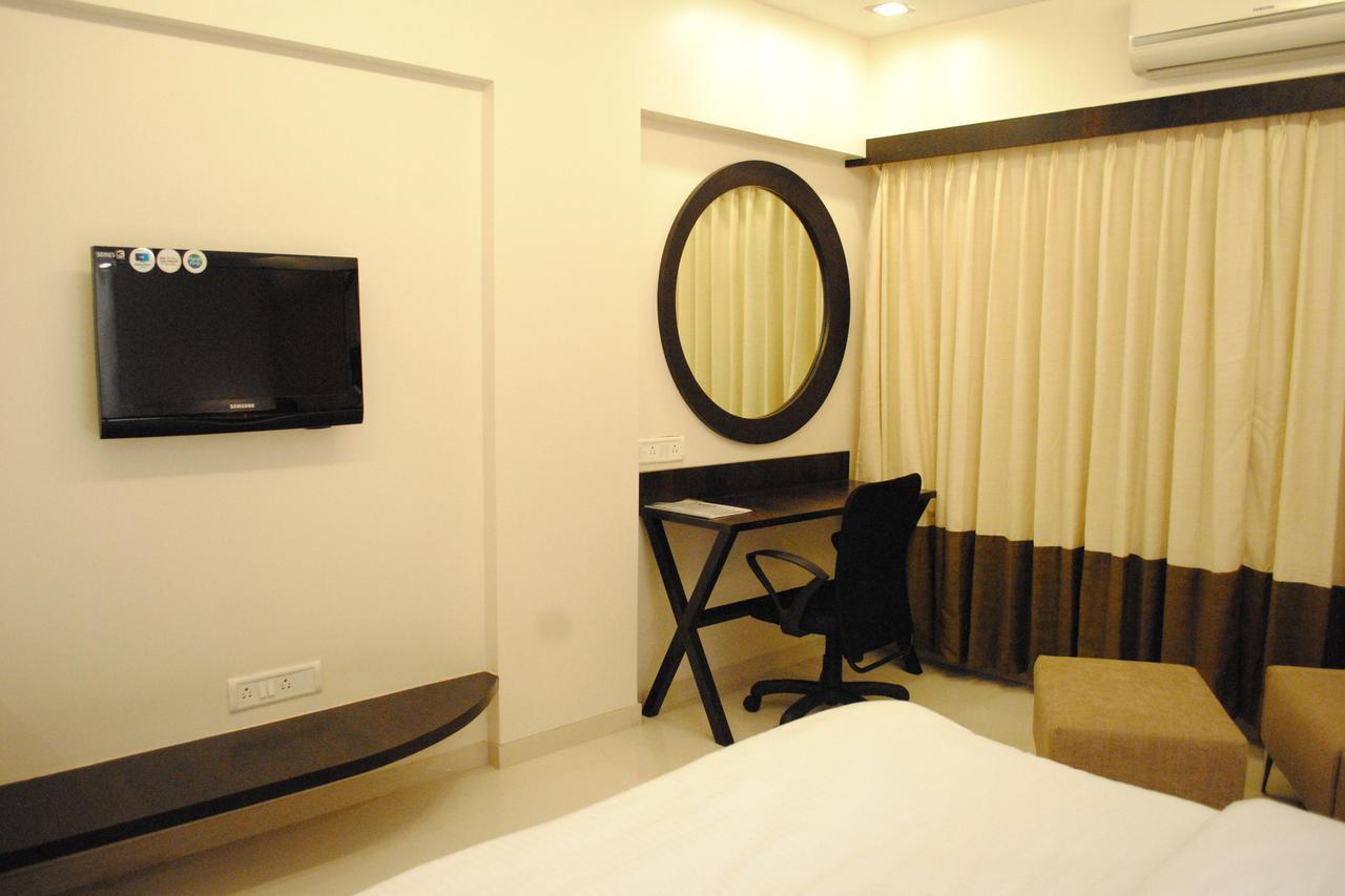 Hotel Landmark Ratnagiri Exterior photo