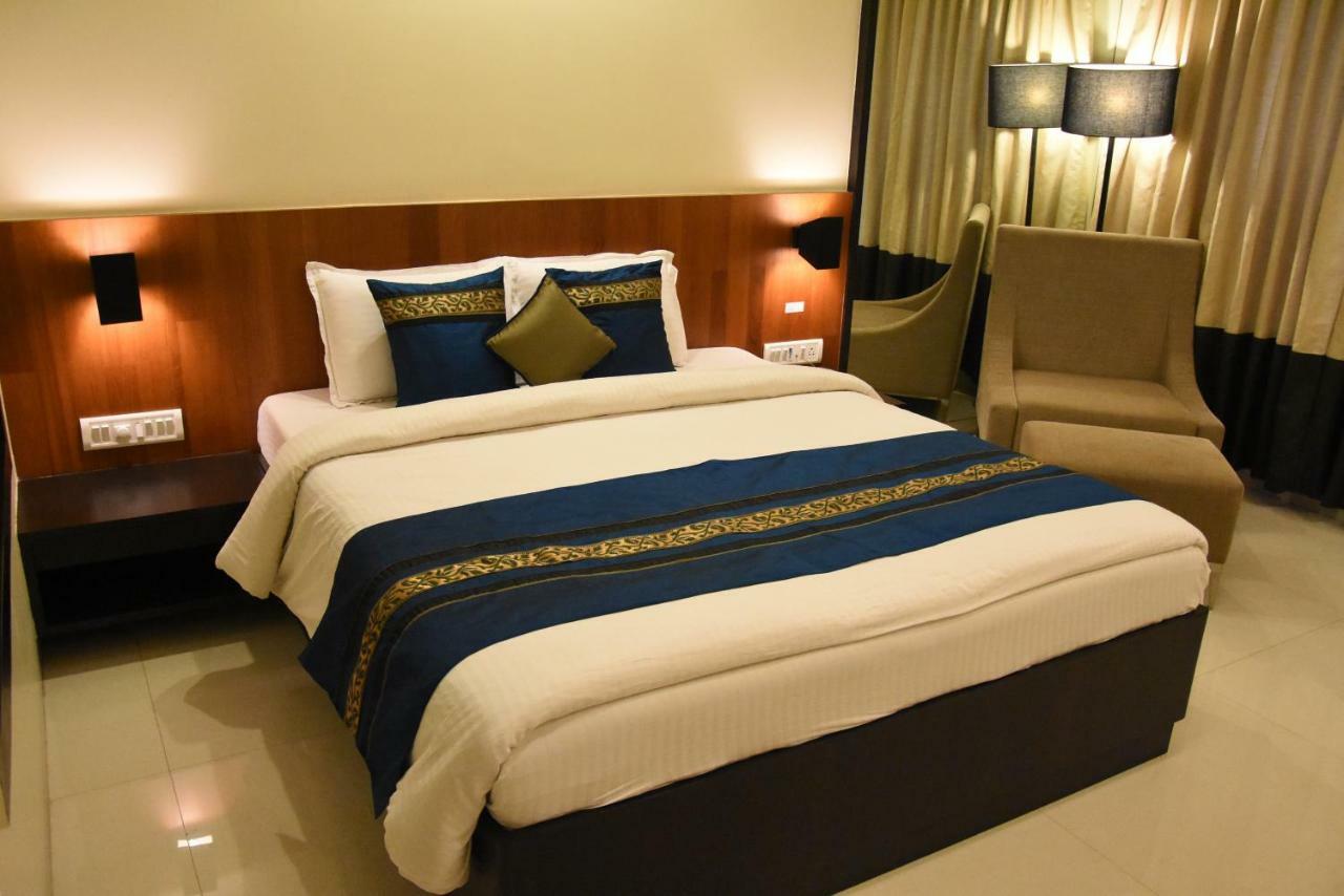 Hotel Landmark Ratnagiri Exterior photo