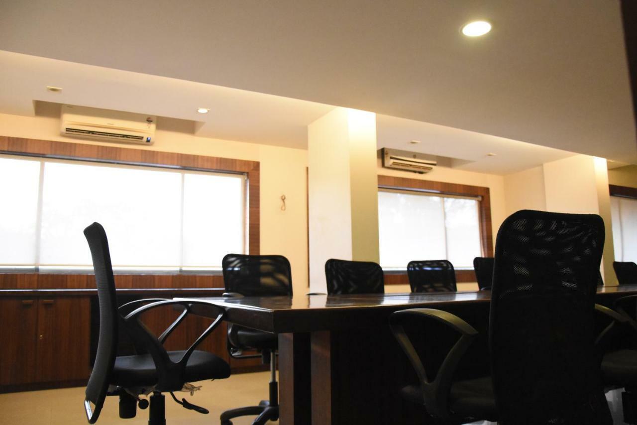 Hotel Landmark Ratnagiri Exterior photo