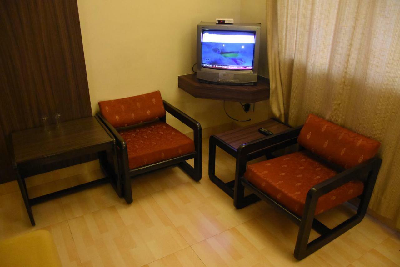 Hotel Landmark Ratnagiri Exterior photo