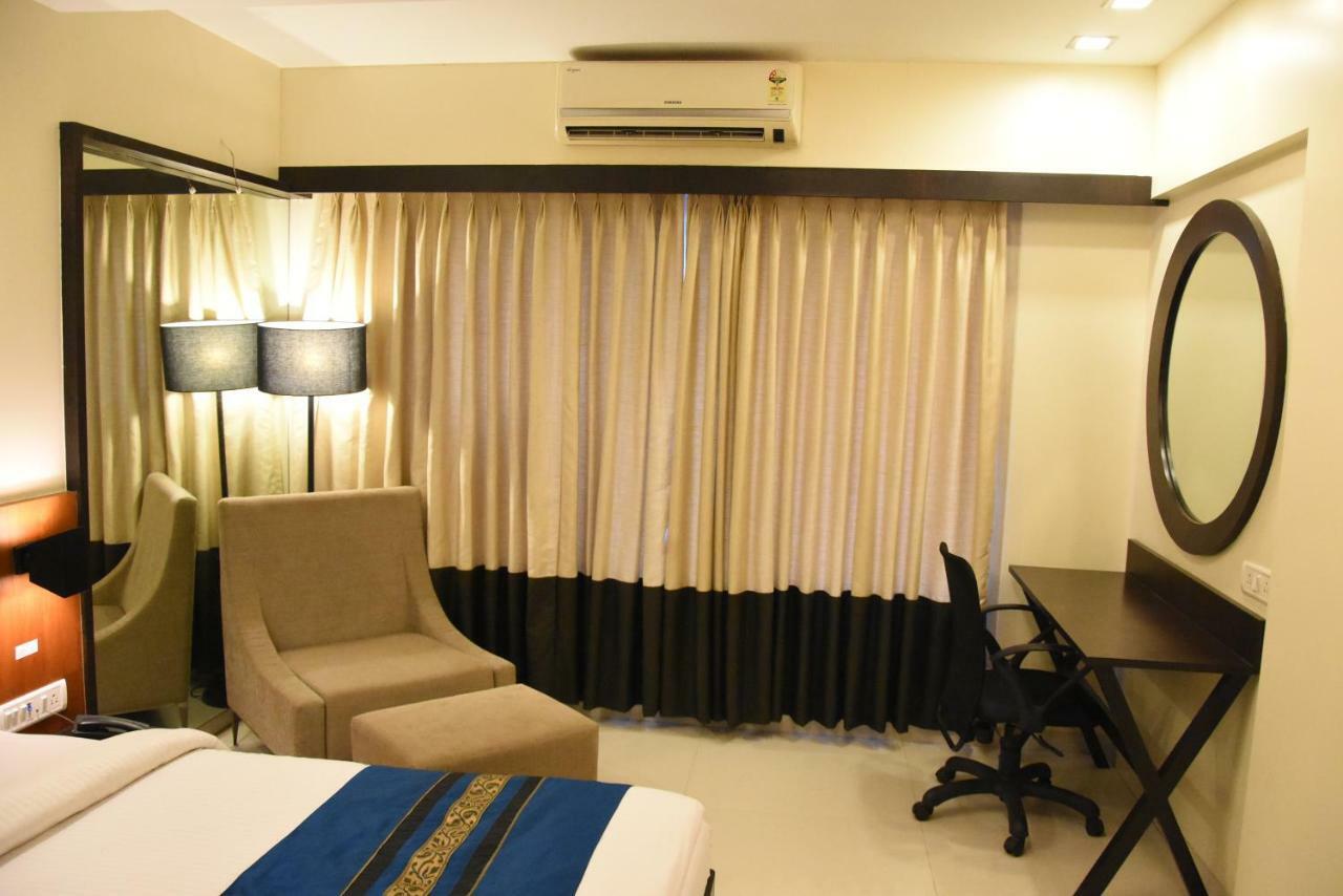 Hotel Landmark Ratnagiri Exterior photo